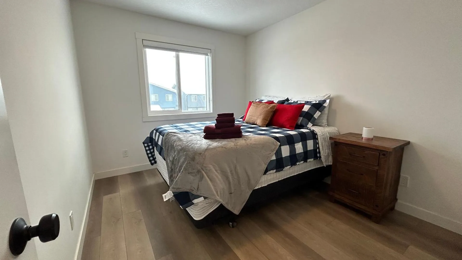 Seton Villas Cozy Four-Bed House Калгари