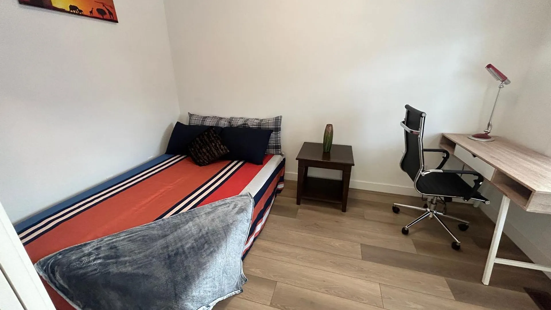 Апартаменты Seton Villas Cozy Four-Bed House Калгари